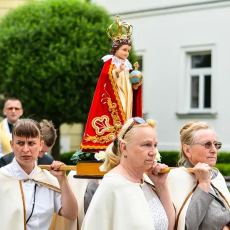 Boże Ciało. Procesja ulicami Rzeszowa - fot 38