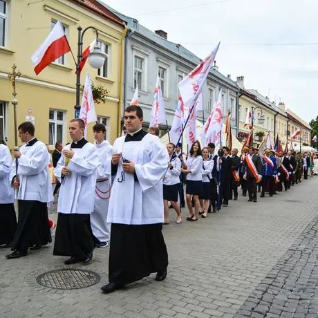 Boże Ciało. Procesja ulicami Rzeszowa - fot 48