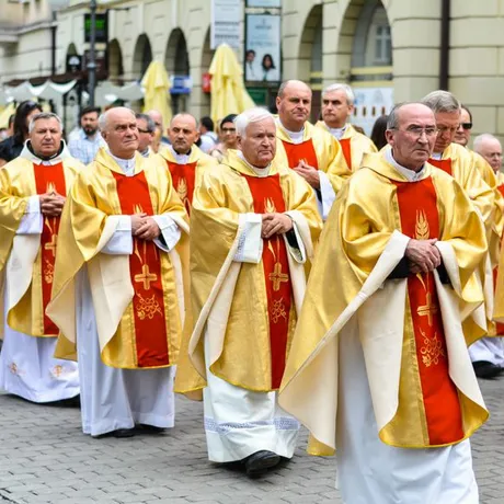 Boże Ciało. Procesja ulicami Rzeszowa - fot 27