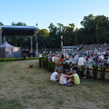 Letni Koncert Promenadowy - Fontanna Multimedialna - fot 19