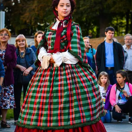 Narodowe Czytanie. Moda XIX wieku - fot 15