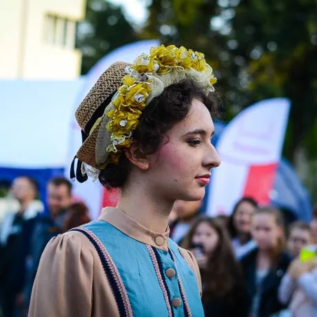 Narodowe Czytanie. Moda XIX wieku - fot 10
