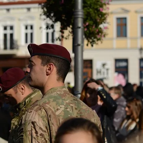 Żołnierze polscy i amerykańscy na Rynku - fot 13