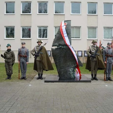 Odsłonięcie pomnika smoleńskiego - fot 21