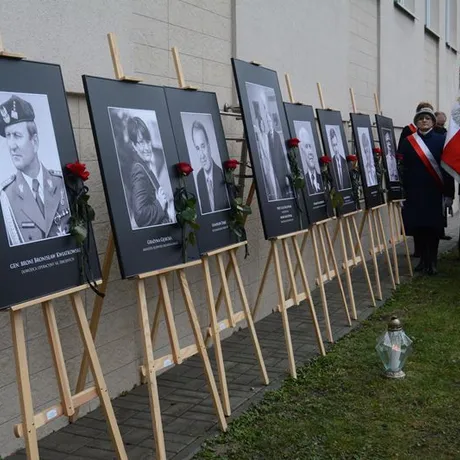 Odsłonięcie pomnika smoleńskiego - fot 14
