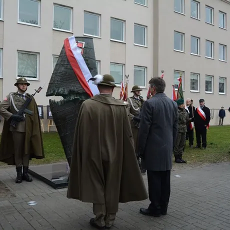 Odsłonięcie pomnika smoleńskiego - fot 24