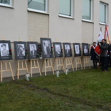Odsłonięcie pomnika smoleńskiego - fot 10