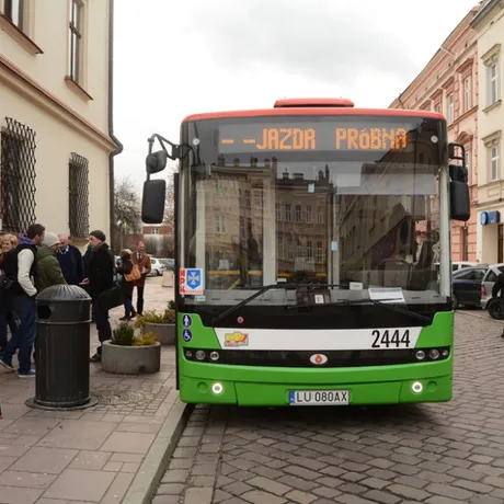 Elektryczny autobus na ulicach Rzeszowa - fot 3
