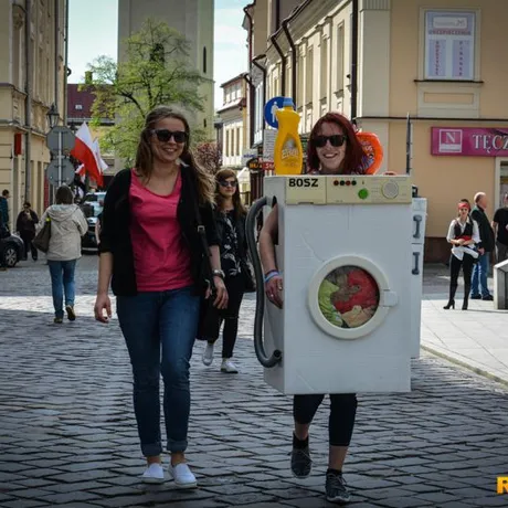 XXIII Rzeszowskie Juwenalia: Korowód na Rynku - fot 11
