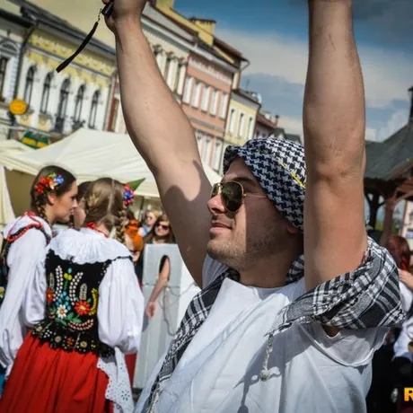 XXIII Rzeszowskie Juwenalia: Korowód na Rynku - fot 5