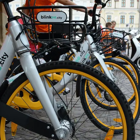 Prezentacja nowych rowerów i skuterów miejskich - fot 1
