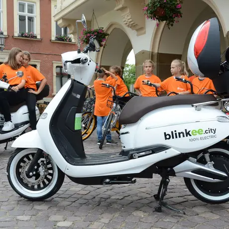 Prezentacja nowych rowerów i skuterów miejskich - fot 8
