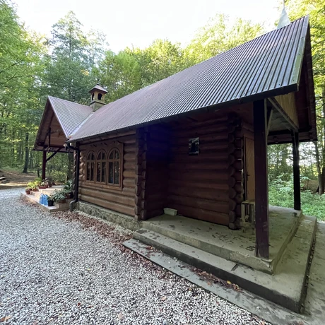 Cudowne źródełko "Studzianka" w Przylasku w Hermanowej - fot 3