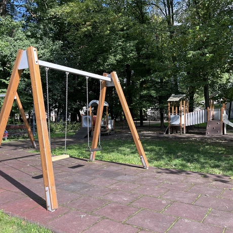 Plac zabaw w Ogrodzie Miejskim im. Solidarności w Rzeszowie - fot 13