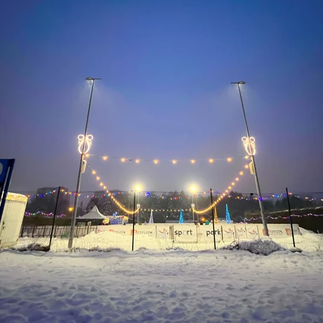 Lodowisko w Parku Sybiraków - sezon 2023 / 2024 - fot 14