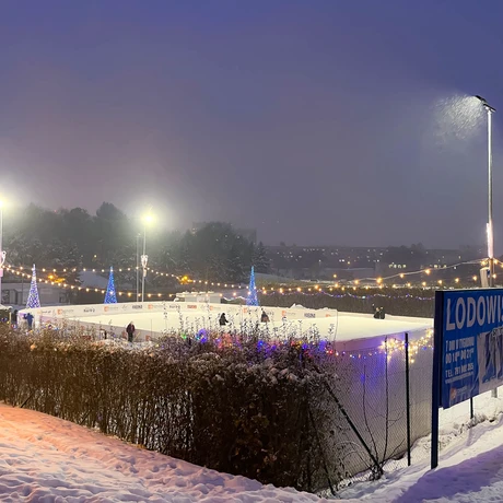 Lodowisko w Parku Sybiraków - sezon 2023 / 2024 - fot 3