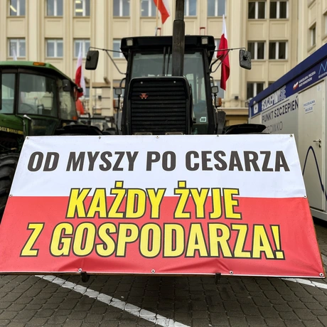 Protest rolników przed Urzędem Wojewódzkim w Rzeszowie - fot 19