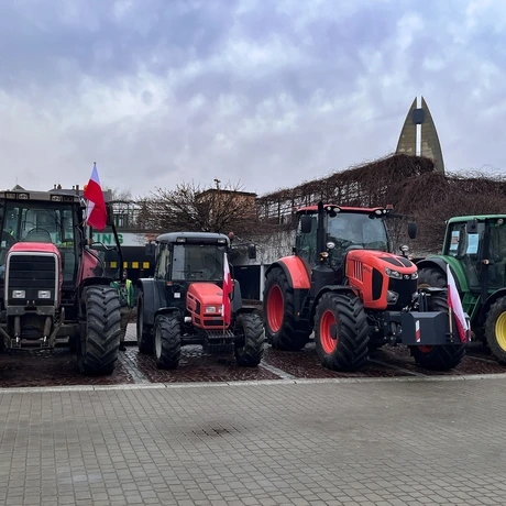 Protest rolników przed Urzędem Wojewódzkim w Rzeszowie - fot 17
