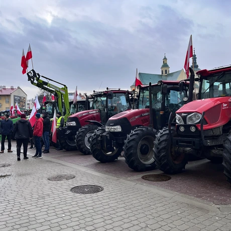 Protest rolników przed Urzędem Wojewódzkim w Rzeszowie - fot 12