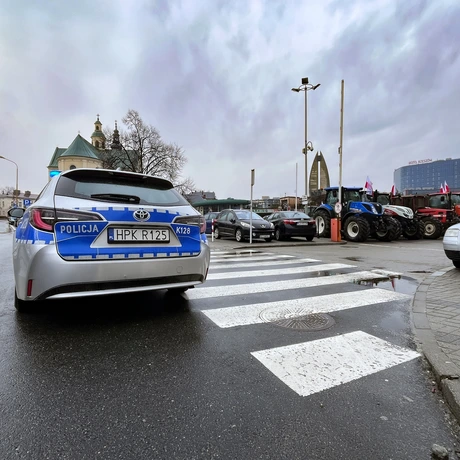 Protest rolników przed Urzędem Wojewódzkim w Rzeszowie - fot 3
