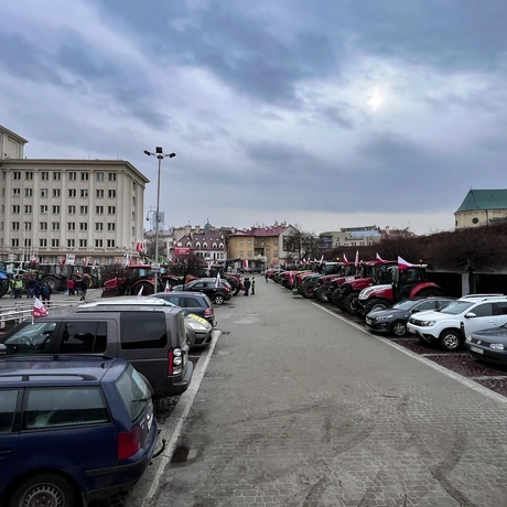 Protest rolników przed Urzędem Wojewódzkim w Rzeszowie - fot 28