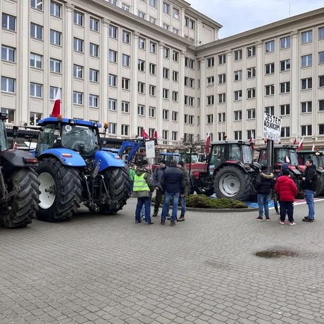 Protest rolników przed Urzędem Wojewódzkim w Rzeszowie - fot 27