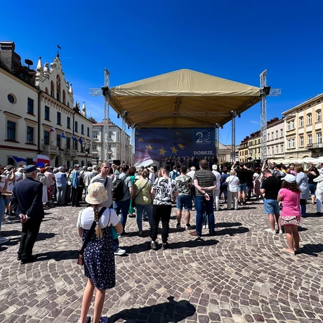 20 lat Polski w Unii Europejskiej na rzeszowskim Rynku - fot 50