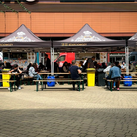 Rzeszów - Żarciowozy - zlot food trucków w Millenieum Hall - fot 9