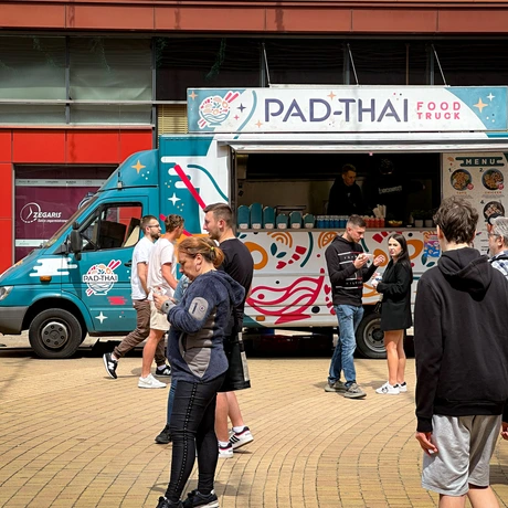 Rzeszów - Żarciowozy - zlot food trucków w Millenieum Hall - fot 14