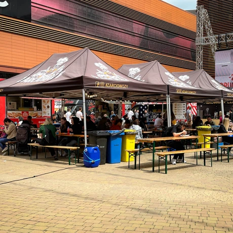 Rzeszów - Żarciowozy - zlot food trucków w Millenieum Hall - fot 12