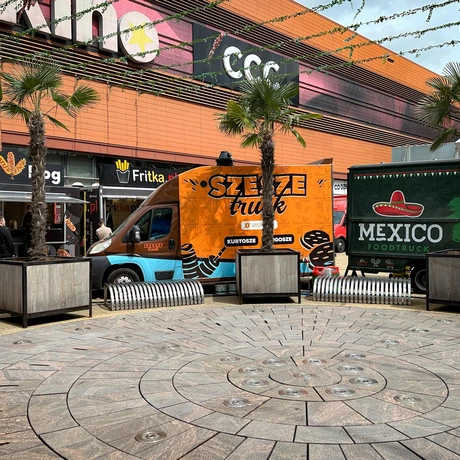 Rzeszów - Żarciowozy - zlot food trucków w Millenieum Hall - fot 15