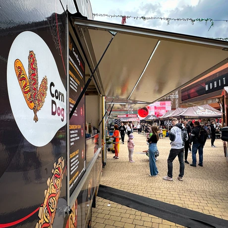 Rzeszów - Żarciowozy - zlot food trucków w Millenieum Hall - fot 3