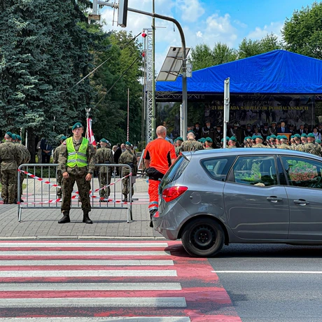 Rzeszów - Defilada wojskowa w centrum Rzeszowa [ZDJĘCIA] - fot 49