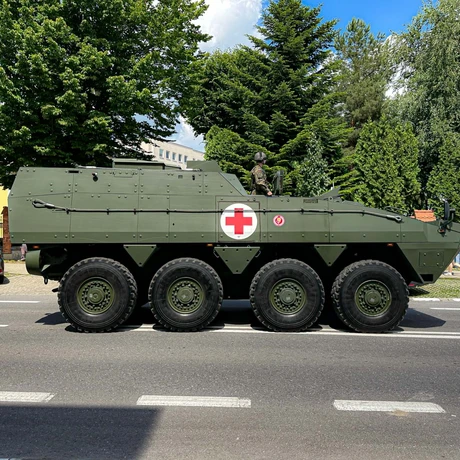 Rzeszów - Defilada wojskowa w centrum Rzeszowa [ZDJĘCIA] - fot 2