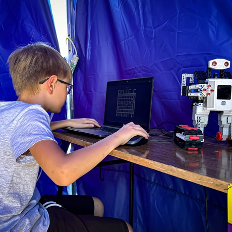 Rzeszów - Moc Odkrywców - Rzeszowski Piknik Nauki i Techniki 2024 - fot 25