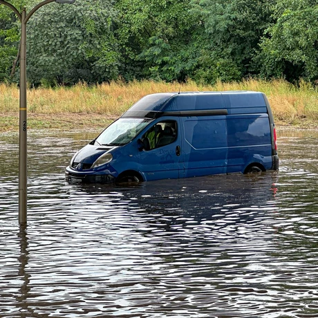 Rzeszów - Droga pod wiaduktem na al. Wyzwolenia po porannej ulewie [17.07.2024] - fot 8