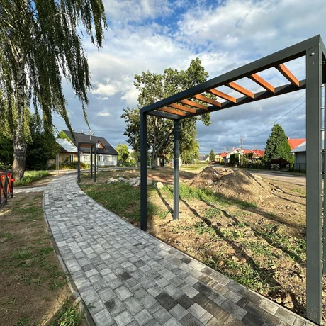 Rzeszów - Budowa strefy wypoczynku i rekreacji na osiedlu Staromieście [lipiec 2024] - fot 1