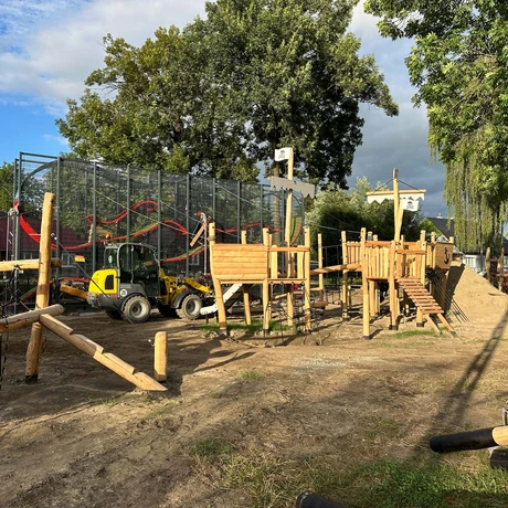 Rzeszów - Budowa strefy wypoczynku i rekreacji na osiedlu Staromieście [lipiec 2024] - fot 22