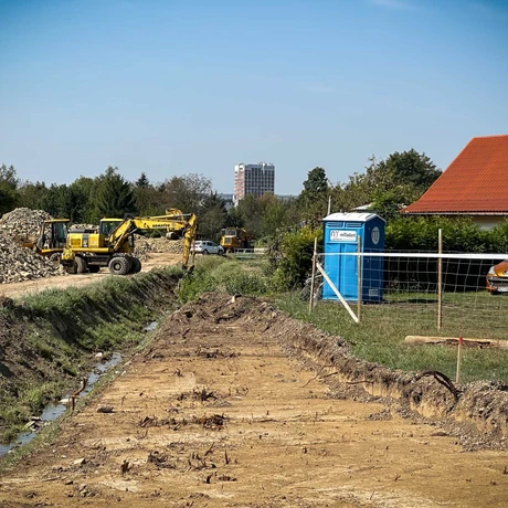 Rzeszów - Budowa drogi, która połączy ulice Krzyżanowskiego i Wieniawskiego [wrzesień 2024] - fot 14