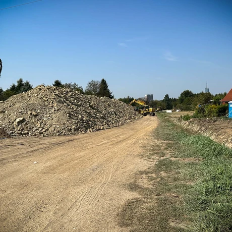 Rzeszów - Budowa drogi, która połączy ulice Krzyżanowskiego i Wieniawskiego [wrzesień 2024] - fot 12