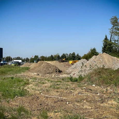 Rzeszów - Budowa drogi, która połączy ulice Krzyżanowskiego i Wieniawskiego [wrzesień 2024] - fot 21