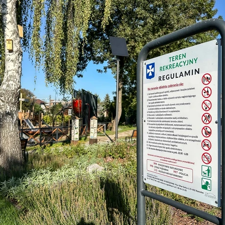Rzeszów - Nowy teren rekreacyjny z placem zabaw na osiedlu Staromieście - fot 11