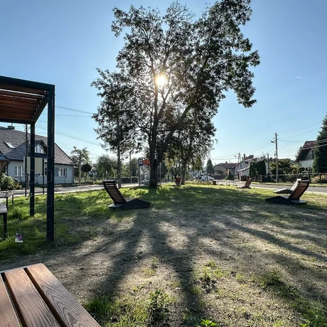 Rzeszów - Nowy teren rekreacyjny z placem zabaw na osiedlu Staromieście - fot 4