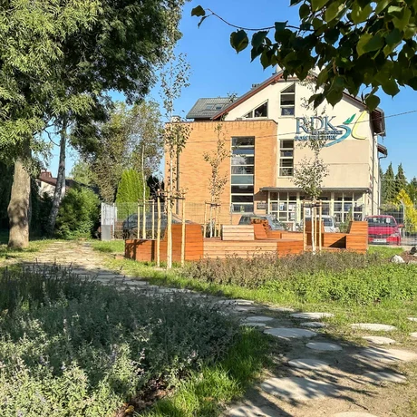 Rzeszów - Nowy teren rekreacyjny z placem zabaw na osiedlu Staromieście - fot 8