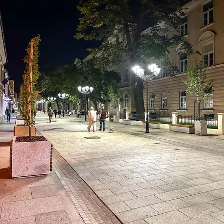 Rzeszów - Nowa ul. Grunwaldzka po zmroku - fot 12