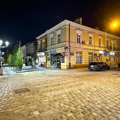 Rzeszów - Nowa ul. Grunwaldzka po zmroku - fot 9