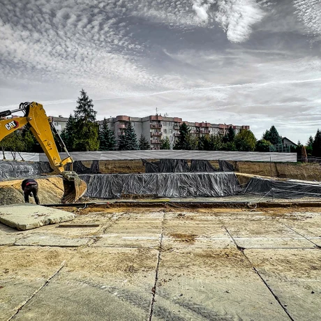 Rzeszów - Budowa 17-piętrowego wieżowca przy rondzie Pobitno [październik 2024] - fot 8