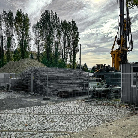 Rzeszów - Budowa 17-piętrowego wieżowca przy rondzie Pobitno [październik 2024] - fot 2