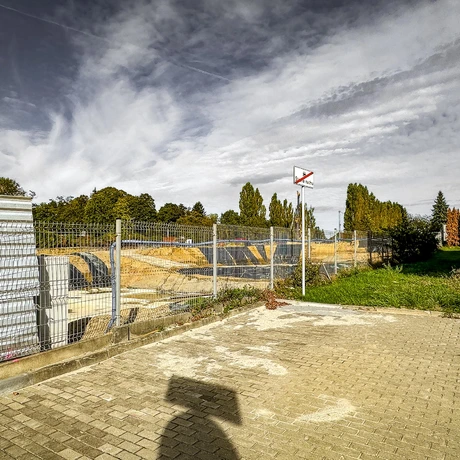 Rzeszów - Budowa 17-piętrowego wieżowca przy rondzie Pobitno [październik 2024] - fot 3