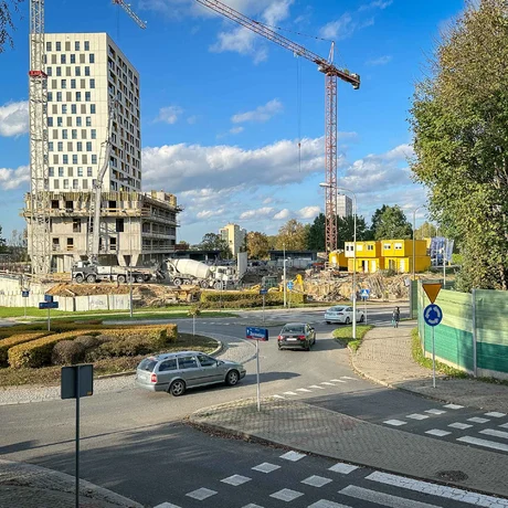 Rzeszów - II etap budowy kompleksu KrakoVska w Rzeszowie [październik 2024] - fot 16